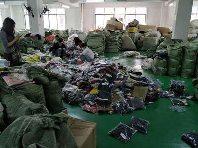 品牌女裝折扣店 是舊衣服的新出路，還是服裝批發的時尚密碼？